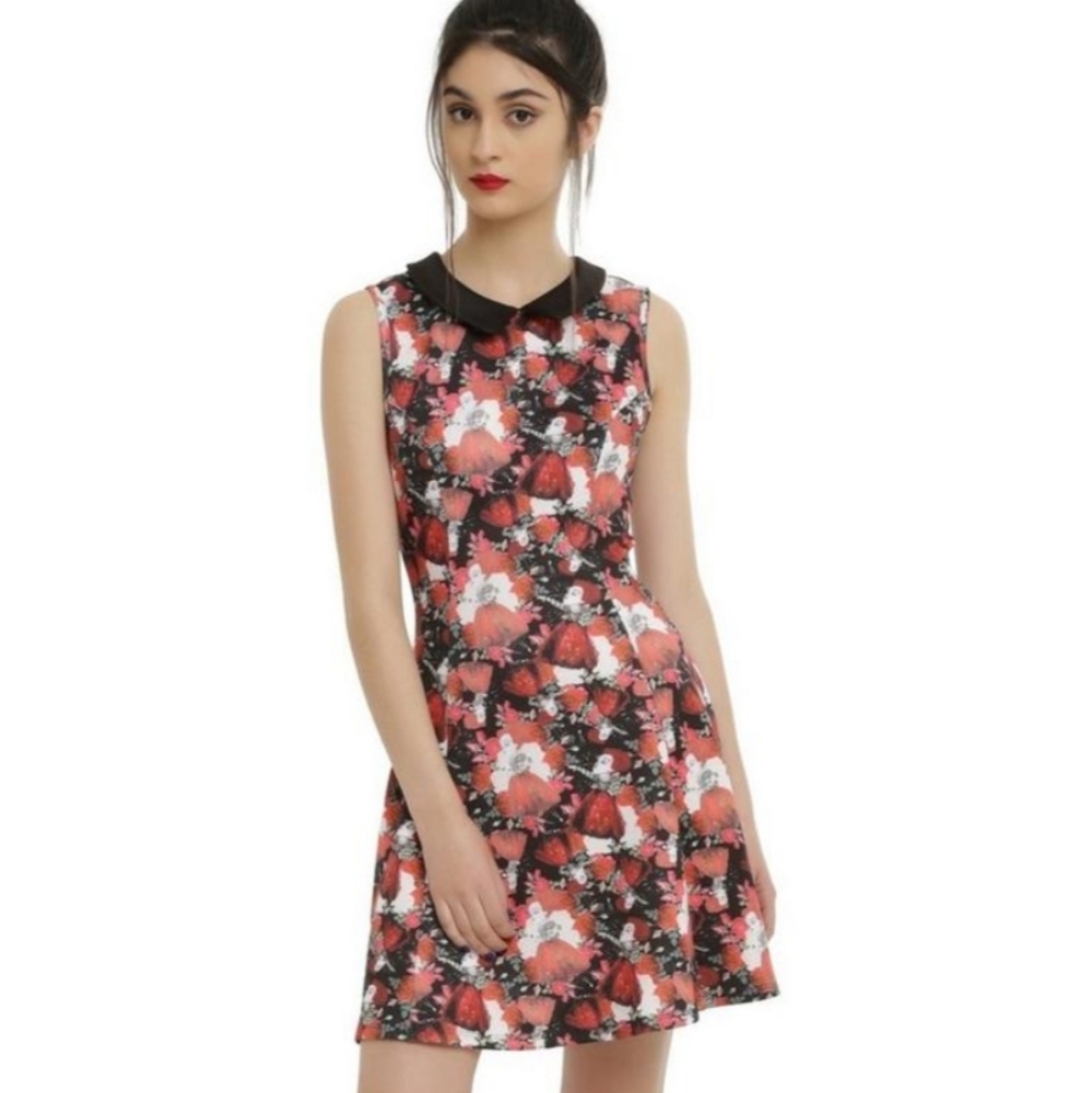 New DISNEY Alice Through the Looking Glass Red Queen Dress M